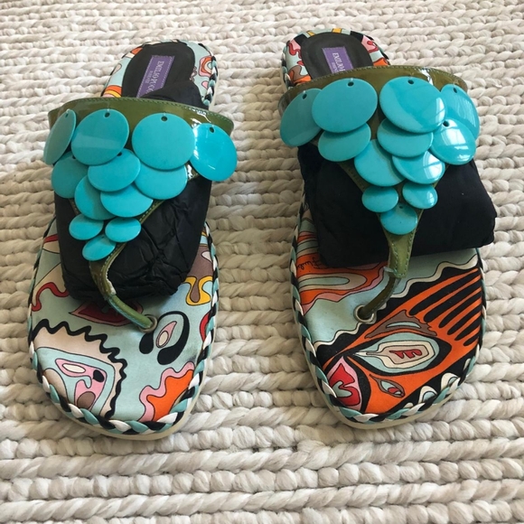NEW Emilio Pucci satin sandals - Picture 1 of 3